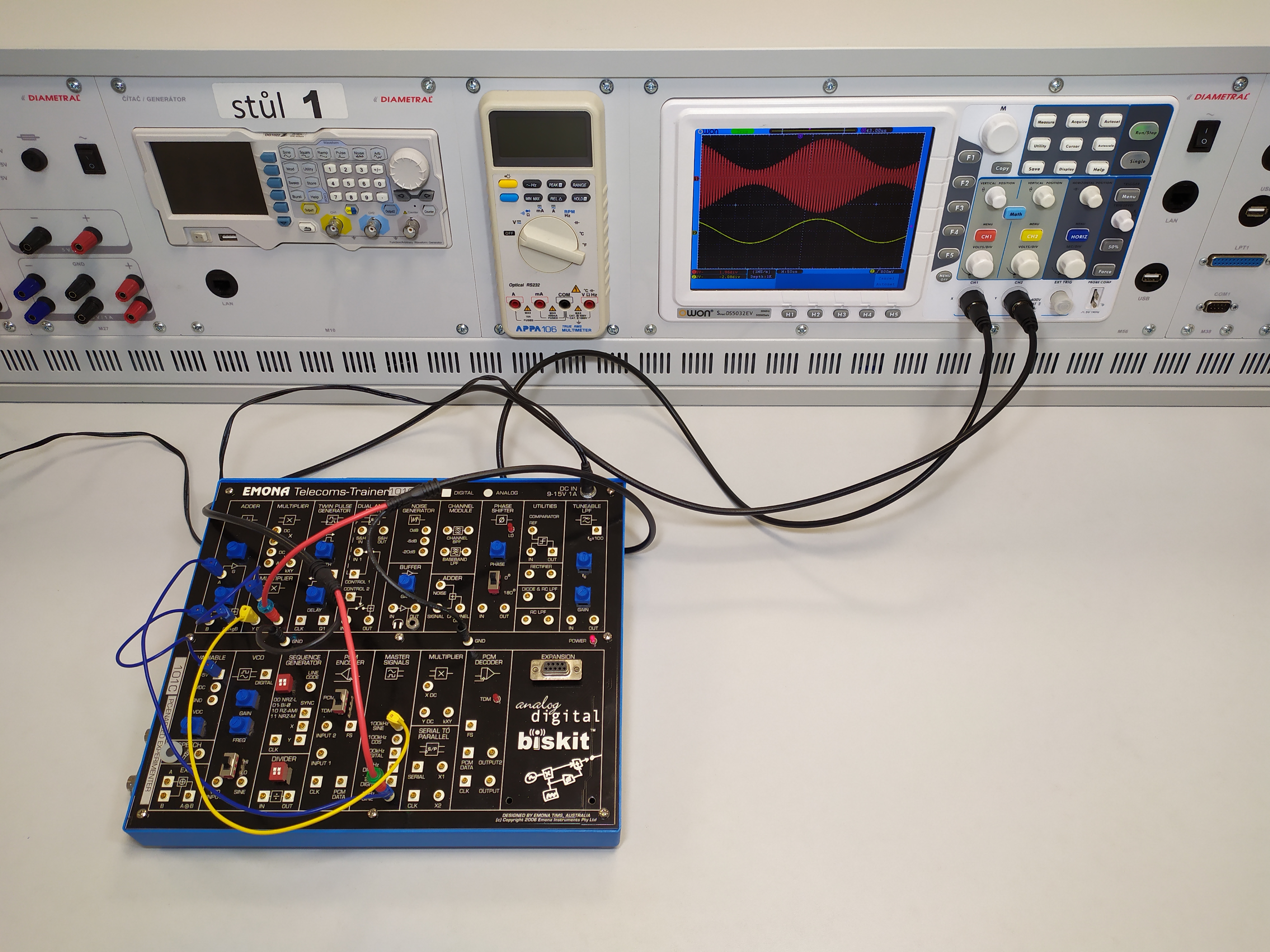 Zapojení AM modulátoru na zařízení EMONA Biskit 1.